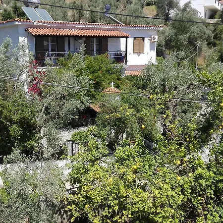 스텔리오스 슈튜디오 아파트 *