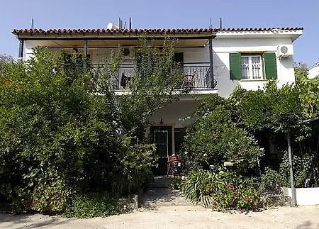 Stelios Apartament *